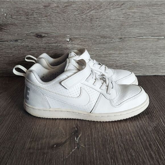 Nike 870025-100 Court Borough Low White Sneakers Size 3Y - Picture 1 of 8